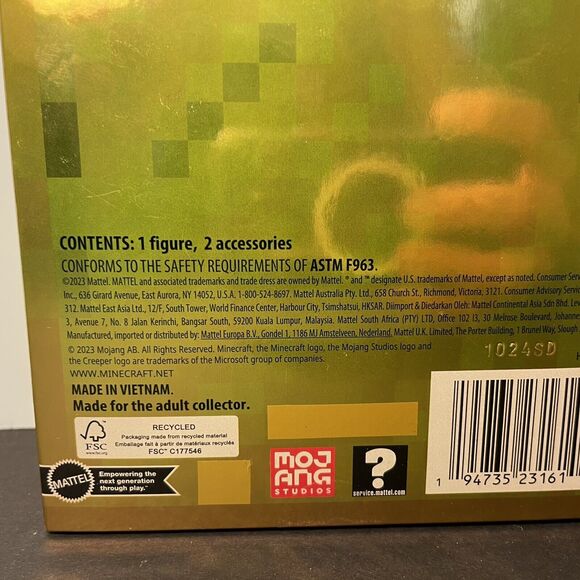 New Minecraft 15th Anniversary Tuxedo Steve Diamond Level Action Figure Mojang - Picture 3 of 3